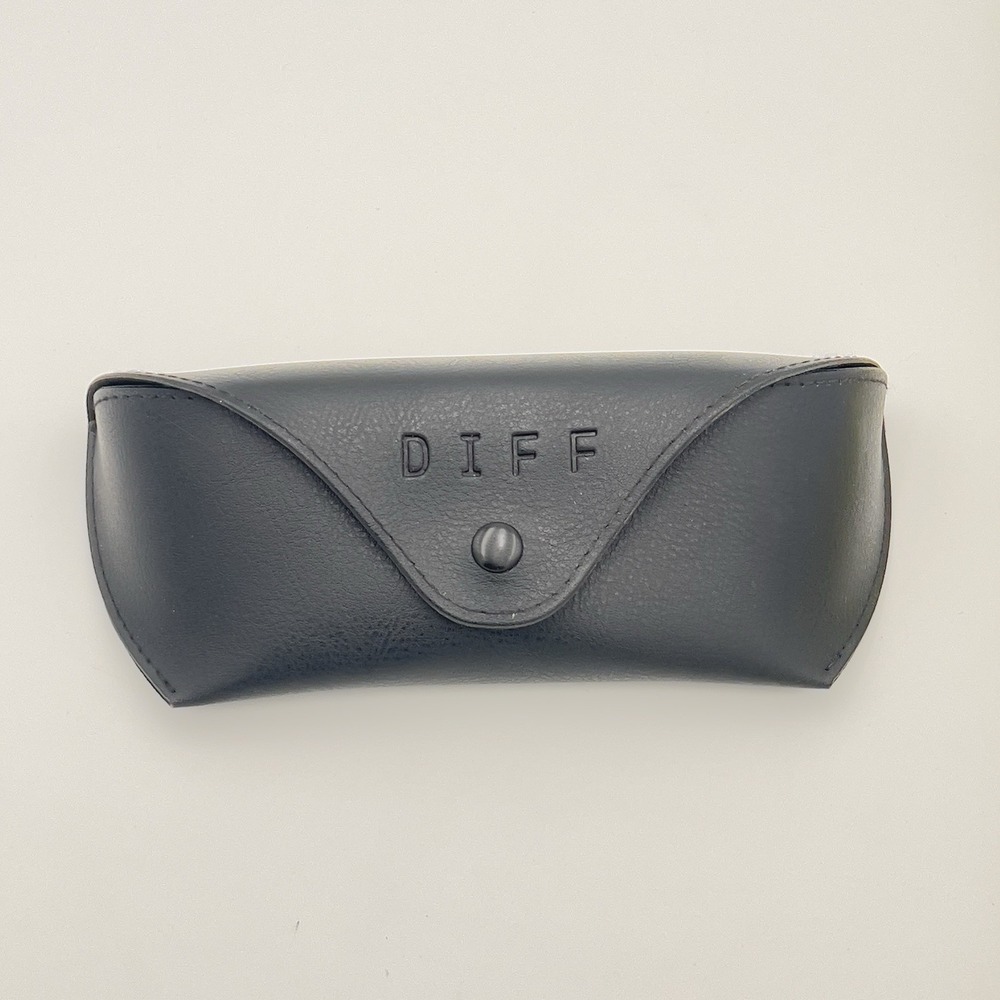 Diff Eyewear Diff Sunglass Case - Women | Color: Black